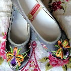 Low Heel Floral Embroidery Shoes (Multicolor) Low Heel Floral Embroidery Shoes (Multicolor)