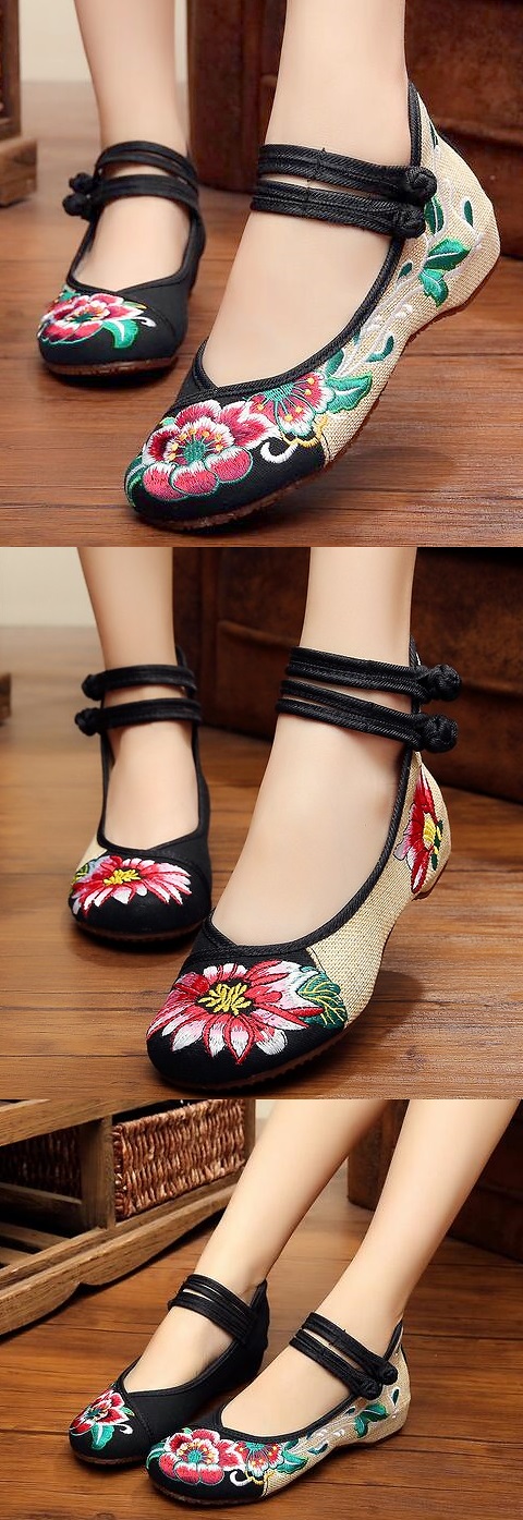 Low-Heel Floral Embroidery Shoes (Black)