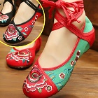 Low-Heel Floral Embroidery Shoes (Multi-color)