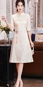 Modernized Elbow-sleeve Embroidery Gauze Mid-length Cheongsam (RM)