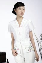 Short-sleeve Embossed Embroidery Mandarin Blouse (White)