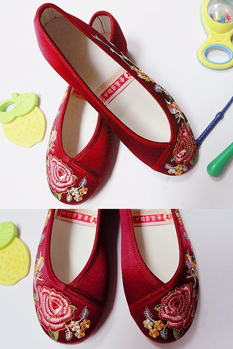 Low Heel Mudan Peony Embroidery Shoes (Multicolor)