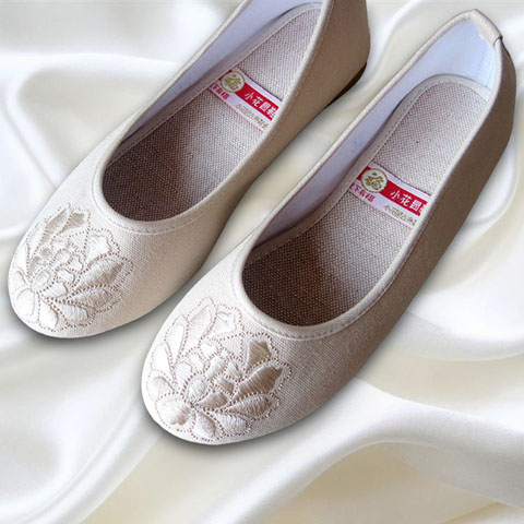 Delicate Lotus Embroidery Shoes (RM)