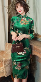 3/4-sleeve Mid-length Velvet Cheongsam (RM)