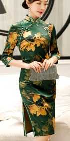3/4-sleeve Mid-length Velvet Cheongsam (RM)
