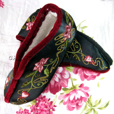 Low Heel Floral Embroidery Shoes (Multicolor)