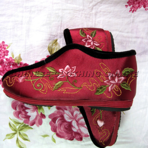 Low Heel Floral Embroidery Shoes (Multicolor)