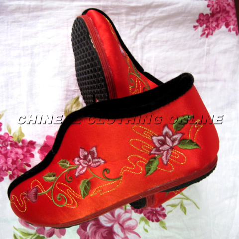 Low Heel Floral Embroidery Shoes (Multicolor)