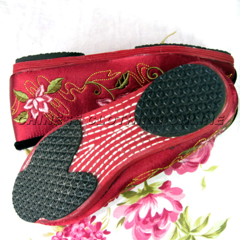 Low Heel Floral Embroidery Shoes (Multicolor)