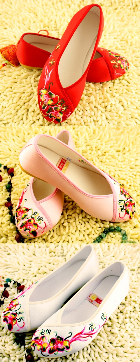 Low Heel Floral Embroidery Shoes (Multicolor)