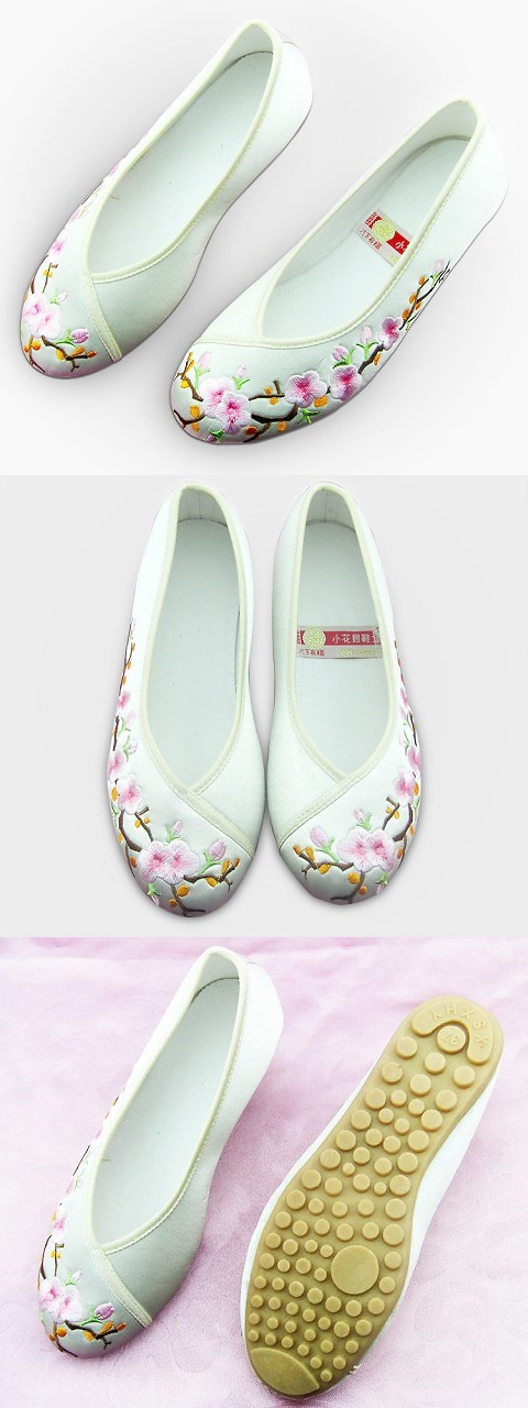 Plum Blossom Embroidery Shoes (RM)