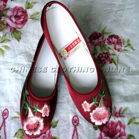 Mid Heel Floral Embroidery Shoes (Multicolor)
