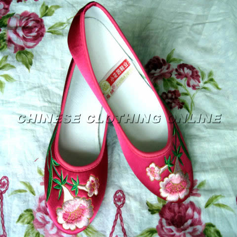 Mid Heel Floral Embroidery Shoes (Multicolor)
