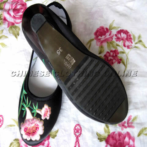 Mid Heel Floral Embroidery Shoes (Multicolor)